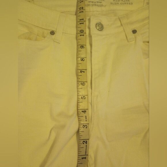 - Levi's signature mid rise skin cuff white jeans - Picture 7 of 8